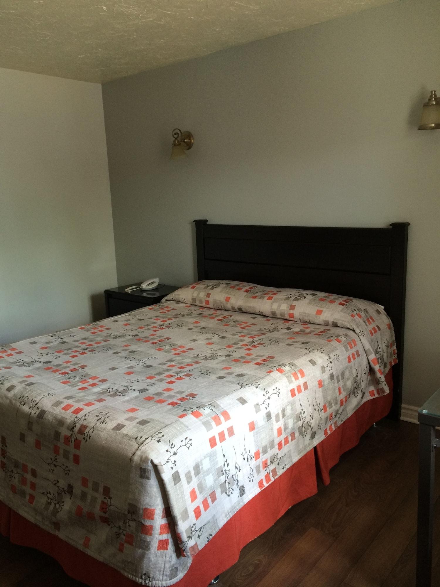 Olux Hotel-Motel-Suites Laval Kültér fotó