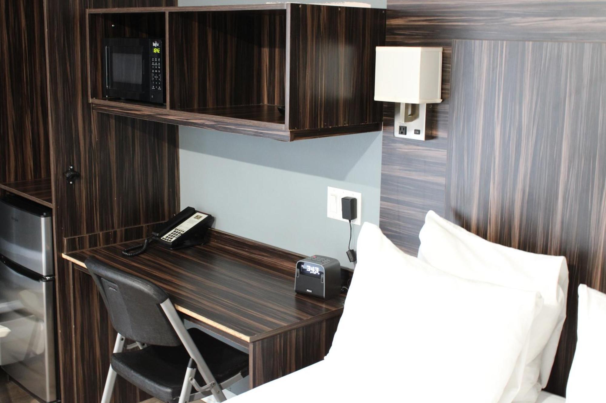 Olux Hotel-Motel-Suites Laval Kültér fotó