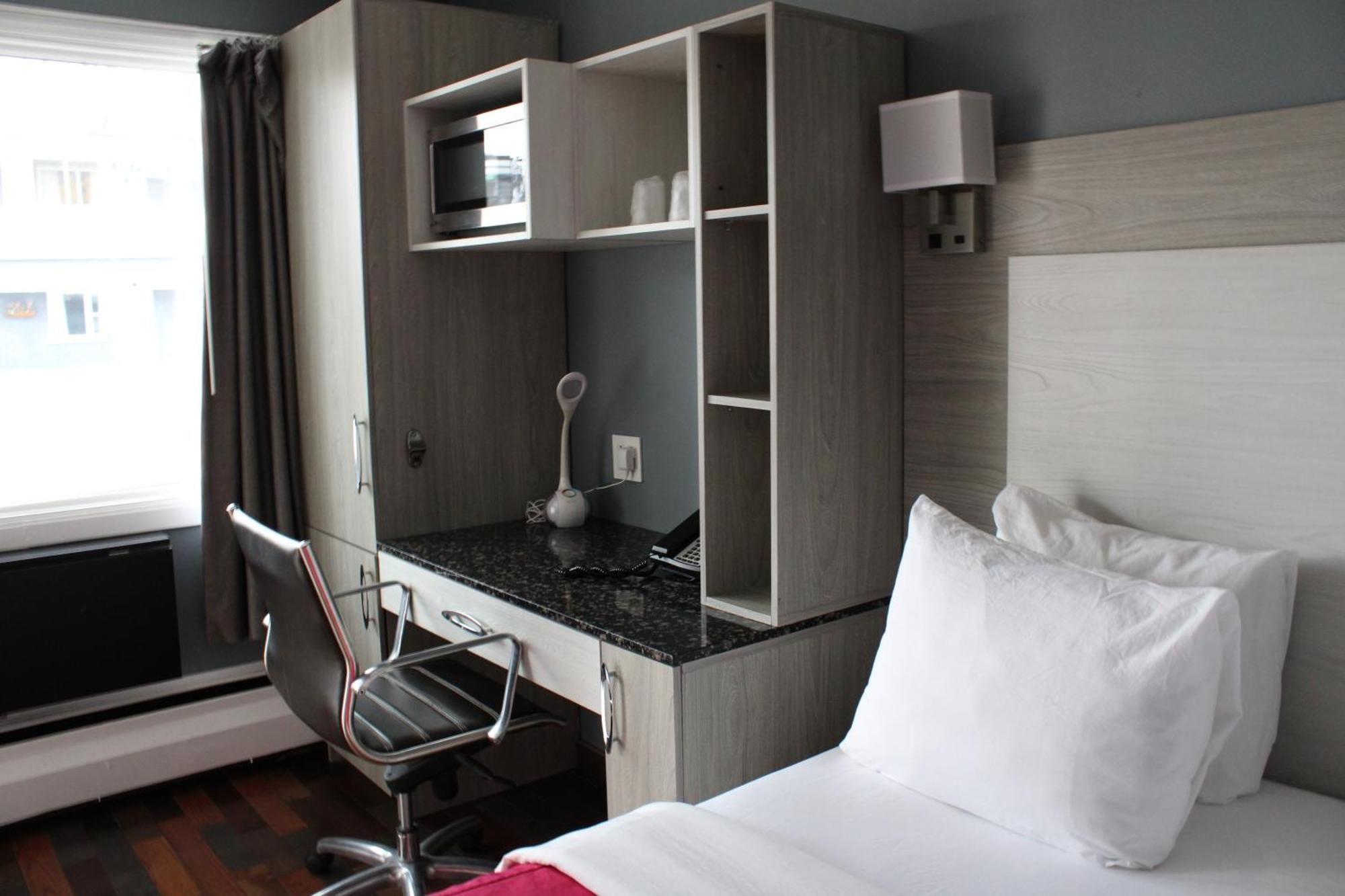 Olux Hotel-Motel-Suites Laval Kültér fotó