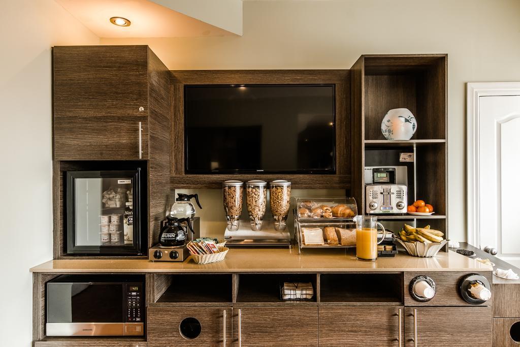Olux Hotel-Motel-Suites Laval Kültér fotó